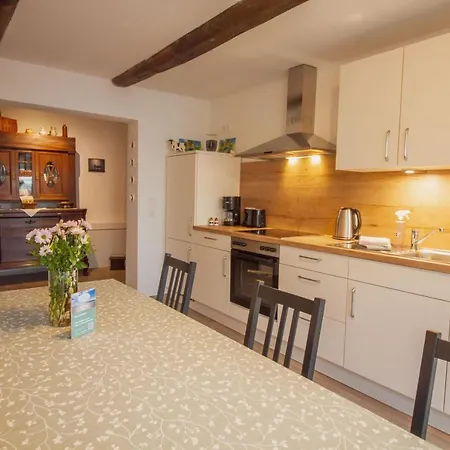 Oma Husen * Krummhörn