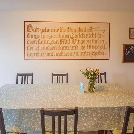 Oma Husen Apartman *